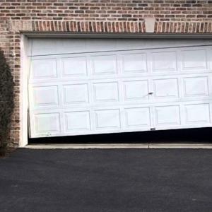 Service: Door re-alignment